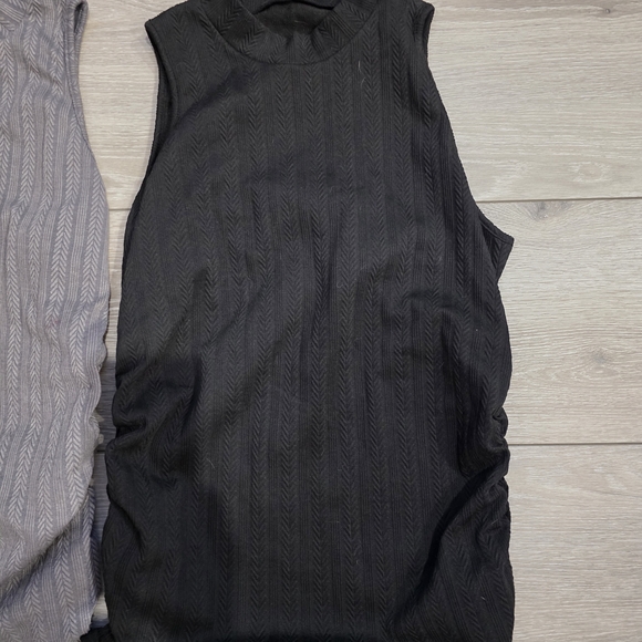 SHEIN Gray Ribbed Sleeveless Muscle Tee with Mandarin Collar - Picture 4 of 6